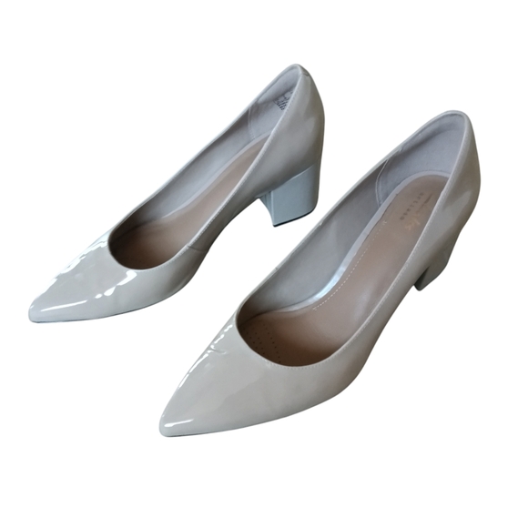 Clarks Beige Praline Patent Leather Classic Point Toe Block Heel Size 8 - Picture 3 of 12